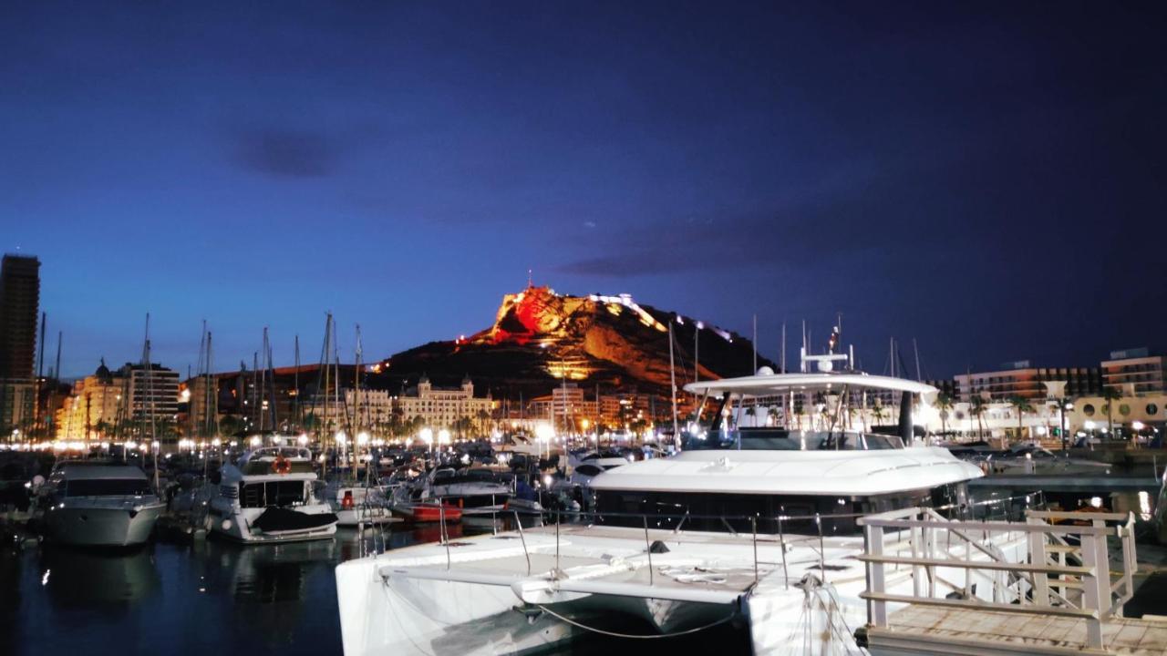 Charming Apartment In Alicante Near The Sea & City Center Buitenkant foto
