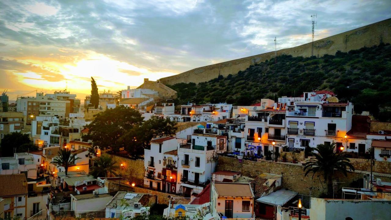 Charming Apartment In Alicante Near The Sea & City Center Buitenkant foto
